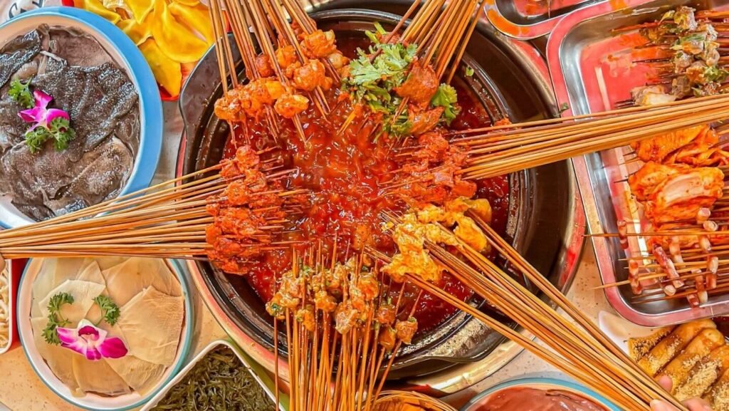 Foodie Jisoo's Chengdu food journey: Enjoying authentic Sichuan cuisine and local delicacies